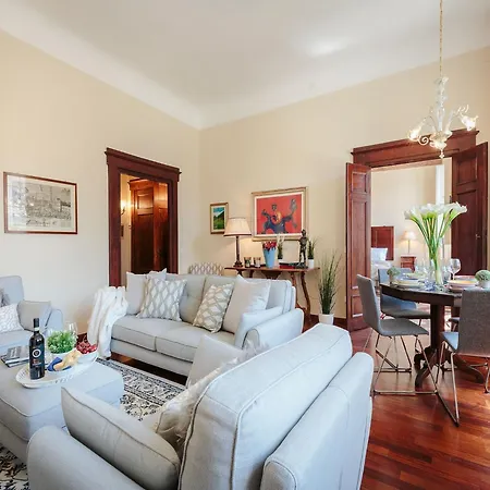 Apartment And Convenient In *